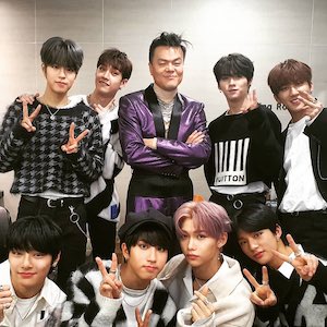 straykids_bangchan Stray Kidsのメンバーとパク・ジニョン
