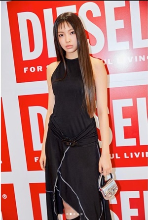 newjeans-member-hyein NewJeans(ニュージーンズ)のメンバーのヘイン